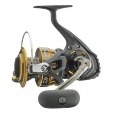 KOŁOWROTEK DAIWA BG 2000